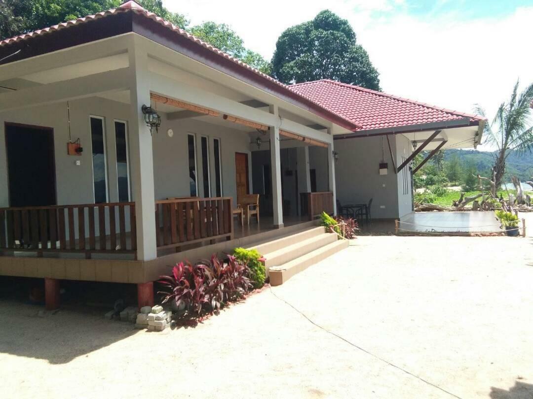 Red Coral Cottage Langkawi Buitenkant foto